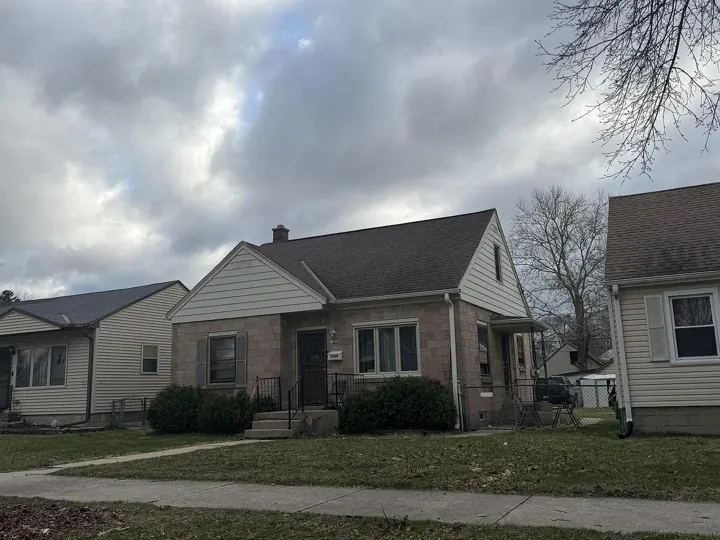 5324 N 49th St, Milwaukee, WI 53218